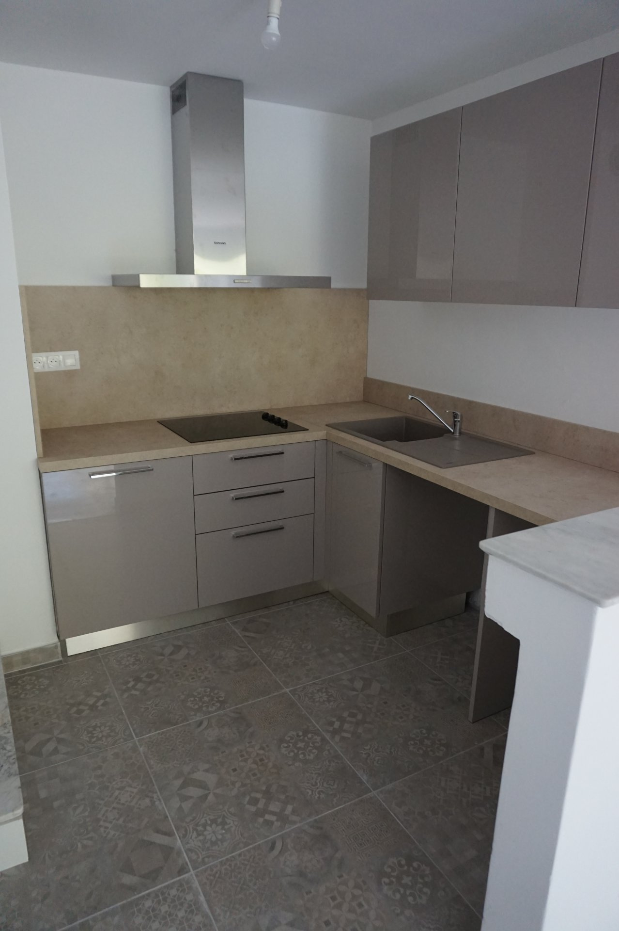 property_areas:3 property_flooring:2