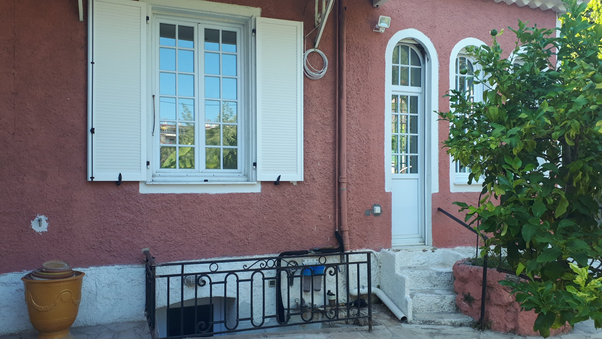 property_type:6